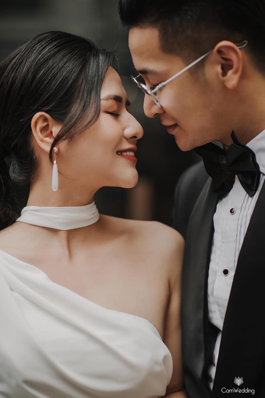 Việt Hoa thu hút sự chú ý của dư luận khi đăng tải loạt ảnh tình tứ, lãng mạn với bạn trai trên trang cá nhân của mình.