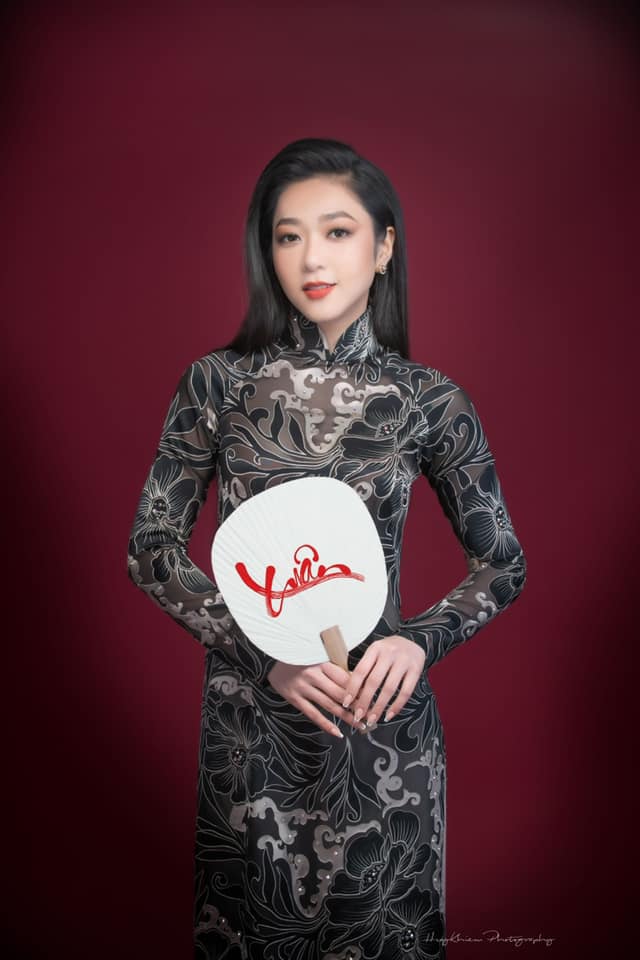 Hà Thanh Xuân là giọng ca hải ngoại 8x với dòng nhạc trữ tình
