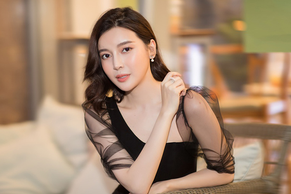 Nhờ Bão Ngầm, Cao Thái Hà làm 1 tháng đã tậu được miếng đất tặng mẹ