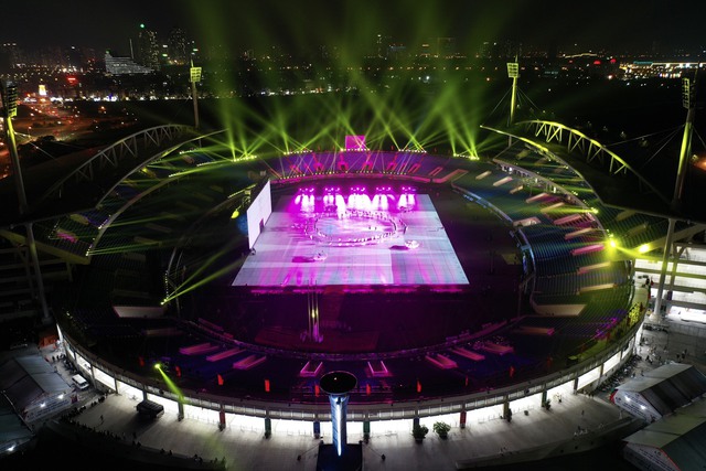 Đại hội thể thao Đông Nam Á - SEA Games 31 đã chính thức bắt đầu bằng lễ khai mạc trên sân vận động quốc gia Mỹ Đình