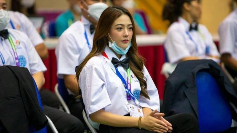 Nữ quan chức hot nhất SEA Games 31: Hotgirl Thái xinh, giỏi thể thao, là phó trưởng đoàn kick-boxing