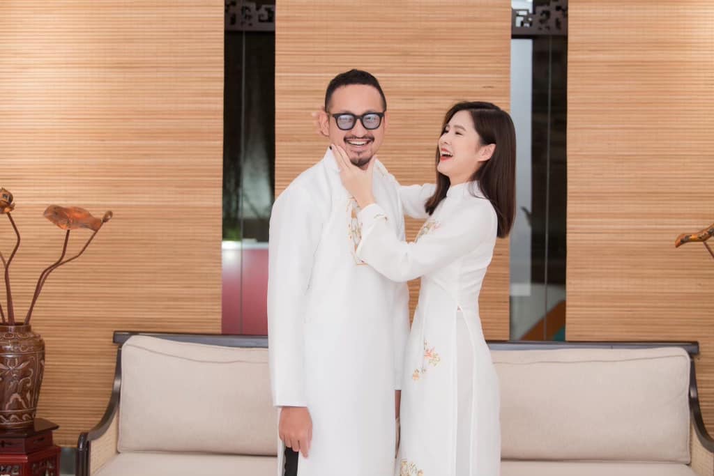 MC Thu Hoài hiếm hoi cho chồng lên sóng, xưng hô 