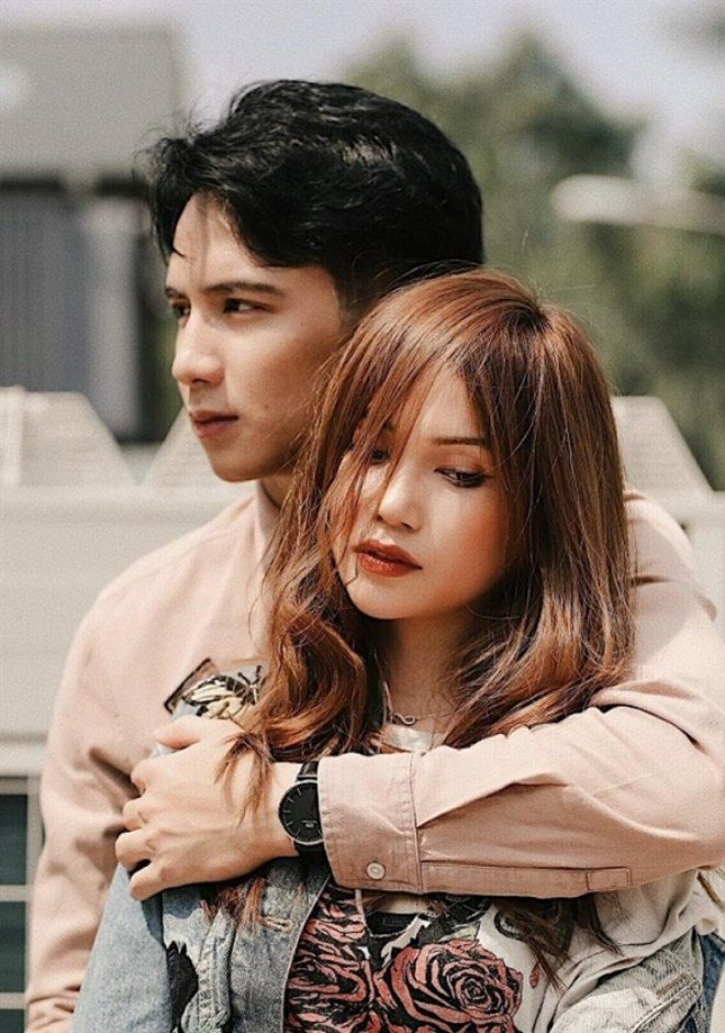 Sĩ Thanh là ai? Nữ ca sĩ gợi cảm nhiều tai tiếng, hẹn hò toàn 