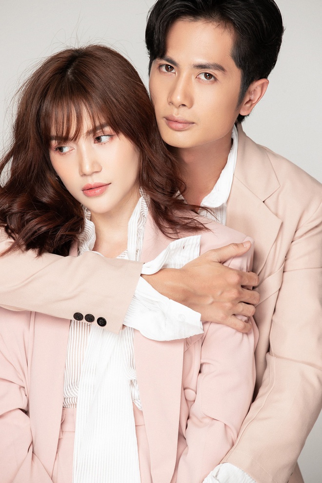 Sĩ Thanh là ai? Nữ ca sĩ gợi cảm nhiều tai tiếng, hẹn hò toàn 