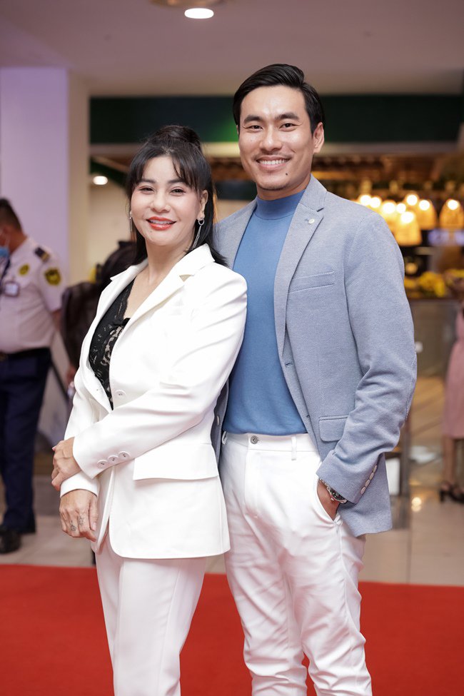 Hậu chia tay Cát Phượng, Kiều Minh Tuấn 