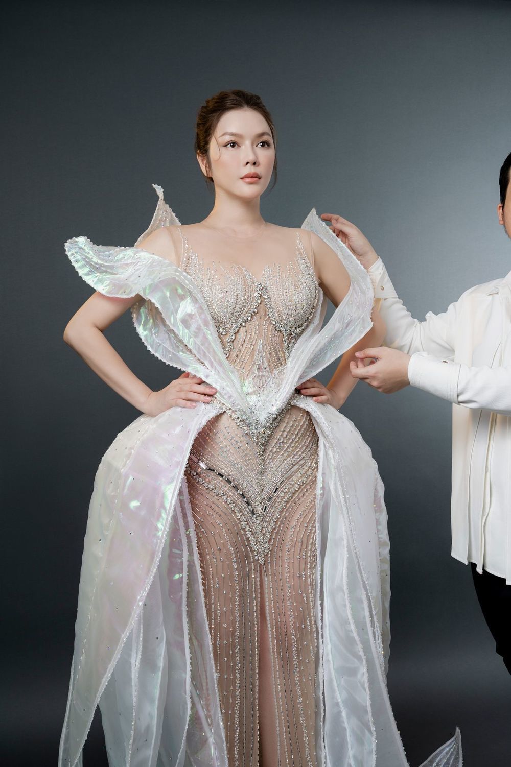 Hoãn lịch tham dự LHP Cannes, Lý Nhã Kỳ 