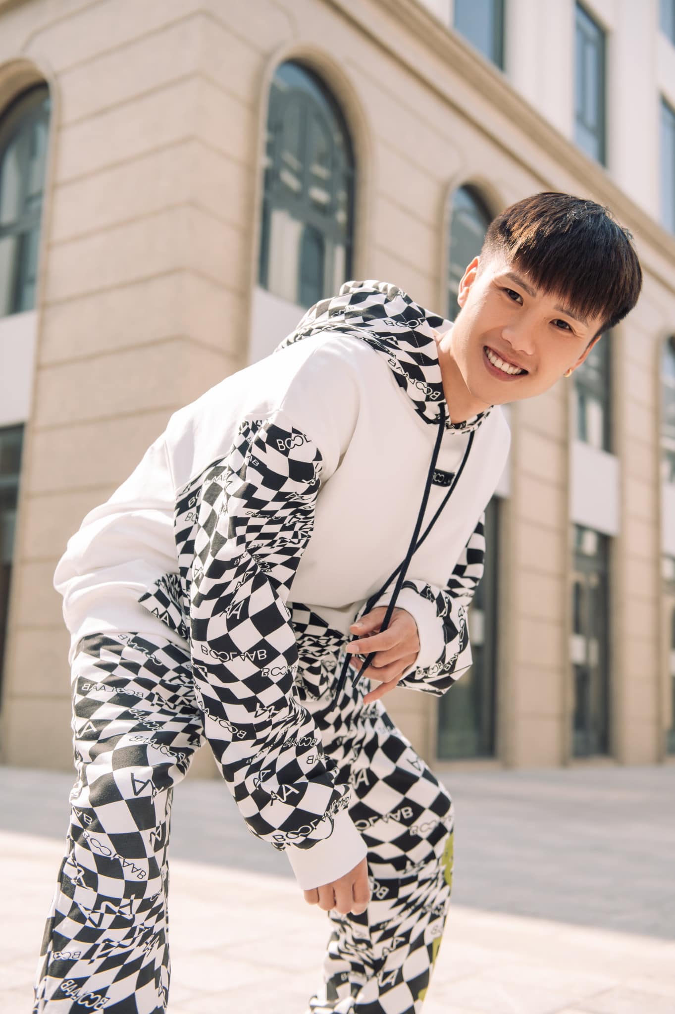 Đạt Villa là ai? Hot Tiktoker 9x triệu view có chuyện tình xuyên biên giới với bạn gái Indonesia - Ảnh 2