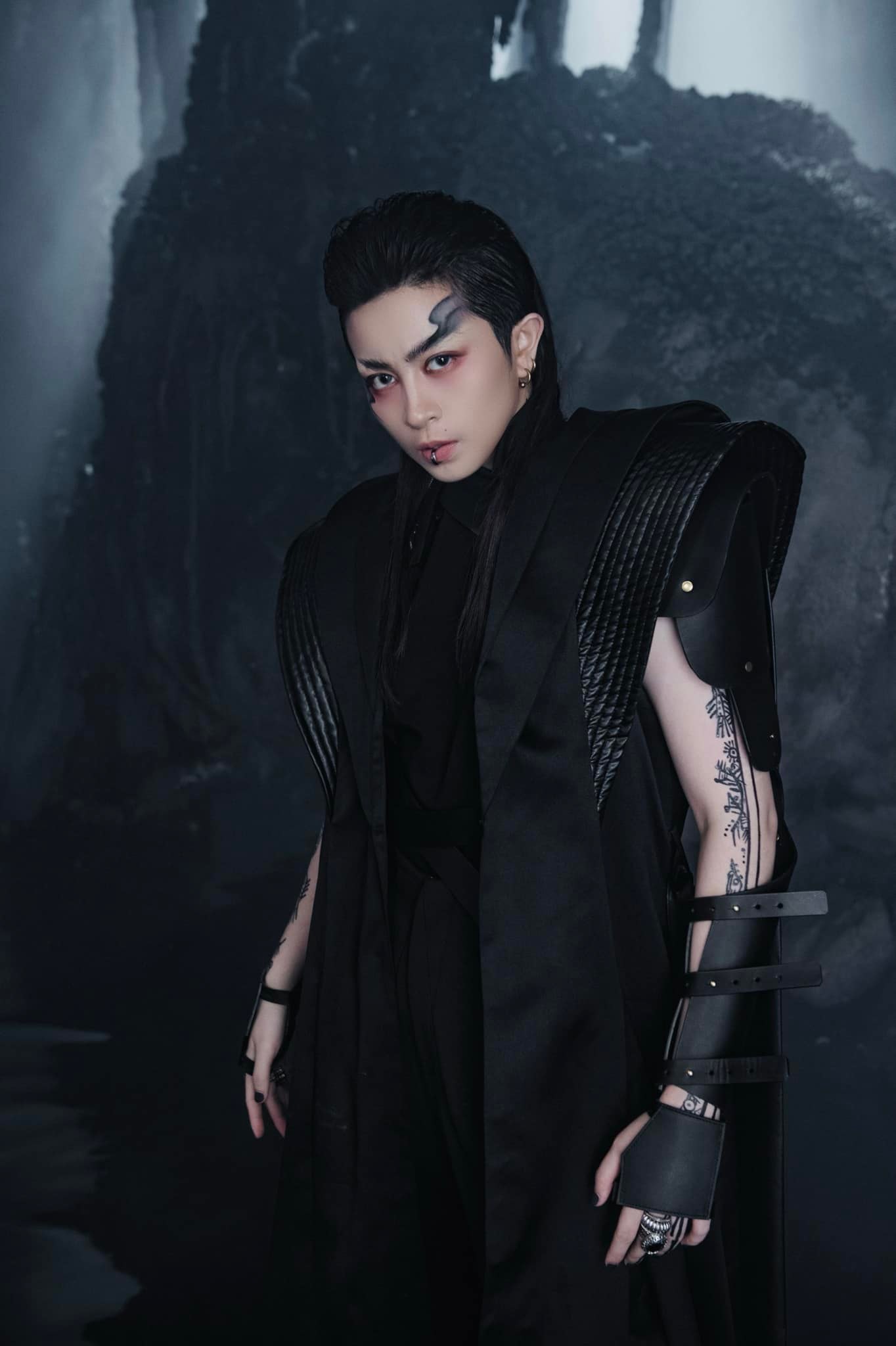 Gil Lê là ai? Nữ ca sĩ tomboy đa tài, tình tin đồn của Hoàng Thùy Linh - Ảnh 15