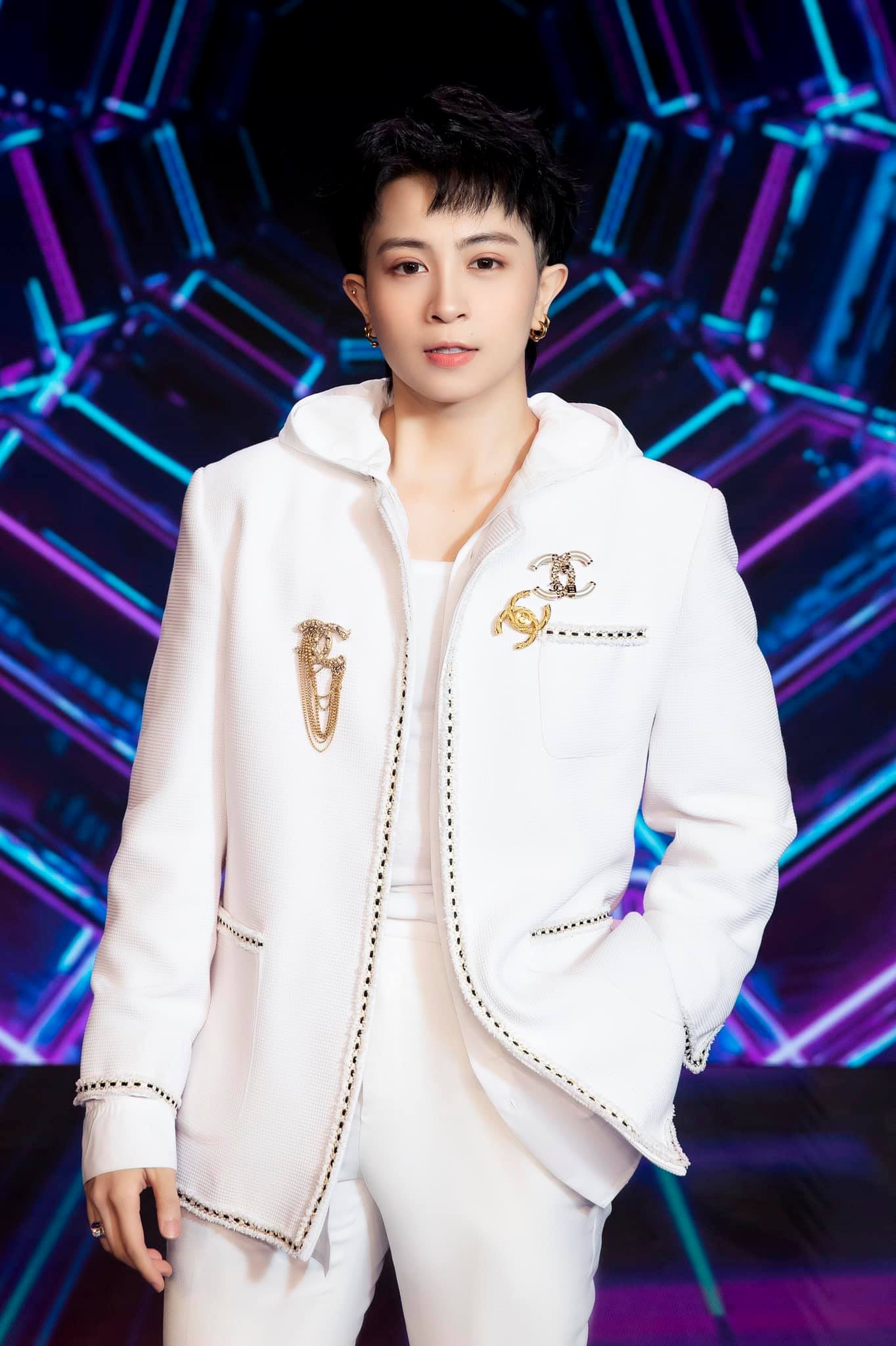 Gil Lê là ai? Nữ ca sĩ tomboy đa tài, tình tin đồn của Hoàng Thùy Linh - Ảnh 5