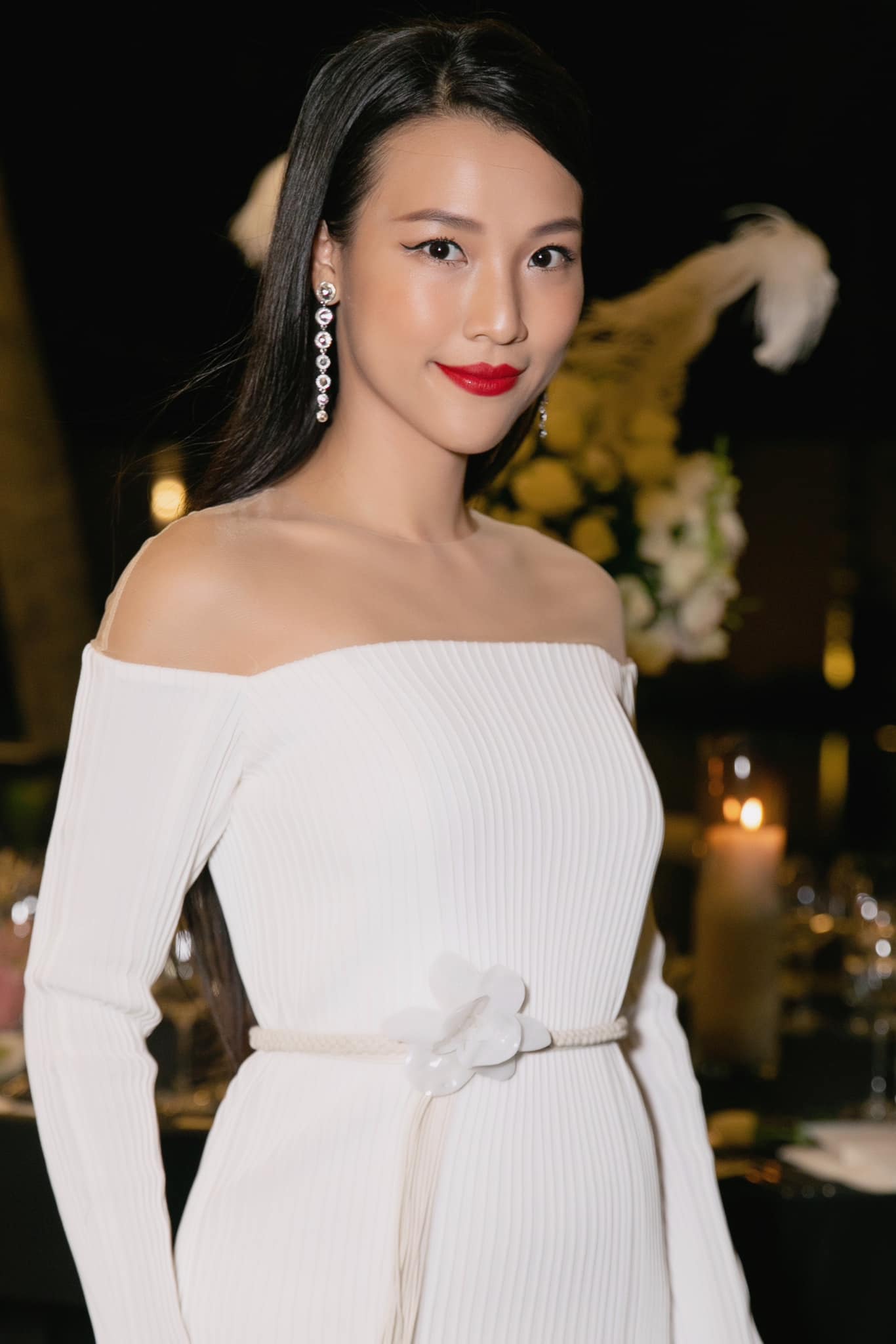 MC Hoàng Oanh khoe diện mạo tươi tắn sau đổ vỡ, chồng cũ ngoại quốc liền khen: 