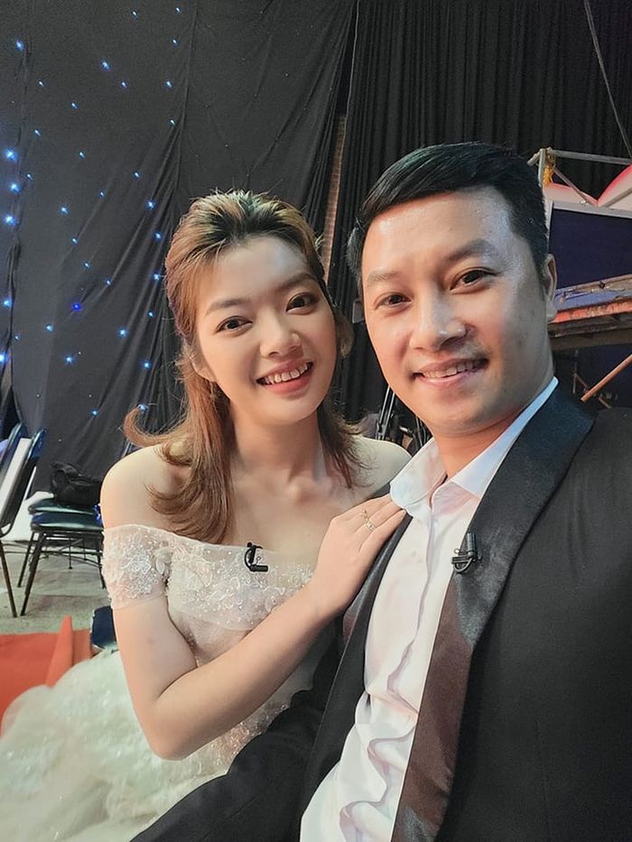 Nuôi bé gái hàng xóm từ năm 4 tuổi, 16 năm sau chú rước luôn cháu về dinh - Ảnh 1