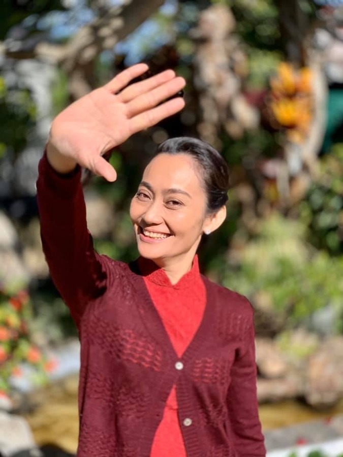 NSƯT Hạnh Thúy: Tài khoản chỉ có hạn mức 50 triệu, đến tiệc nhà đại gia chỉ uống nước suối - Ảnh 6