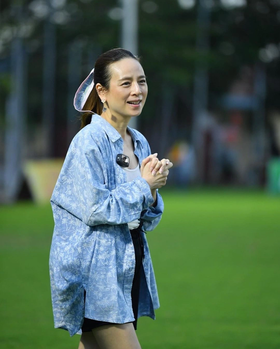 Nữ trưởng đoàn U23 Thái Lan - Madam Pang ngoài đời trẻ trung bất chấp U60 nhờ loạt item 