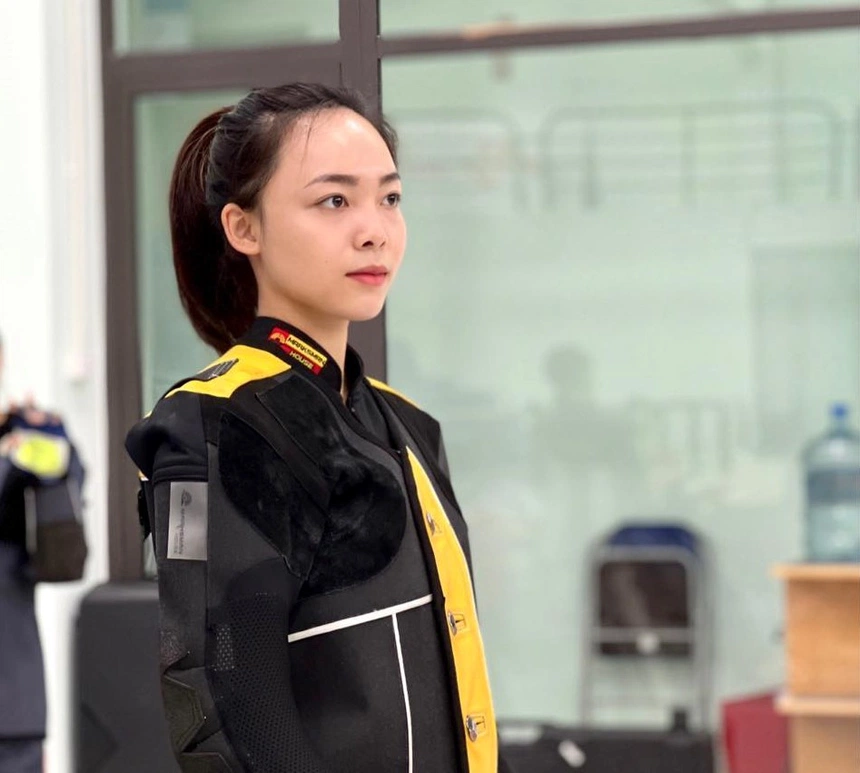 Nữ xạ thủ 18 tuổi giành HCV tại SEA Games 31: Bao ngầu trên trường bắn, ngoài đời xinh như hot girl - Ảnh 5