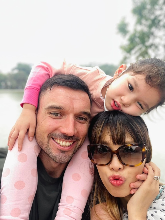 Hà Anh vào bếp trổ tài món ngon cho gia đình, được dân mạng khen nức nở vì điều này - Ảnh 4