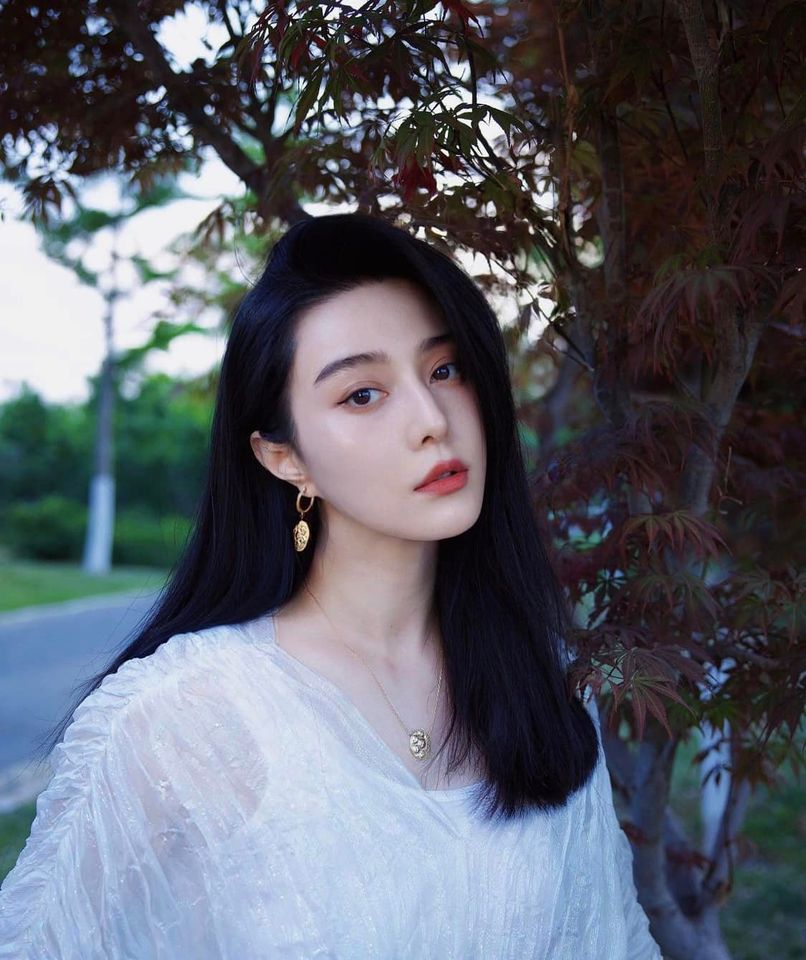 Phạm Băng Băng hiếm hoi khoe vẻ đẹp 