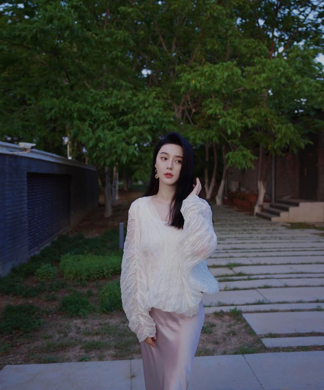 Phạm Băng Băng hiếm hoi khoe vẻ đẹp 