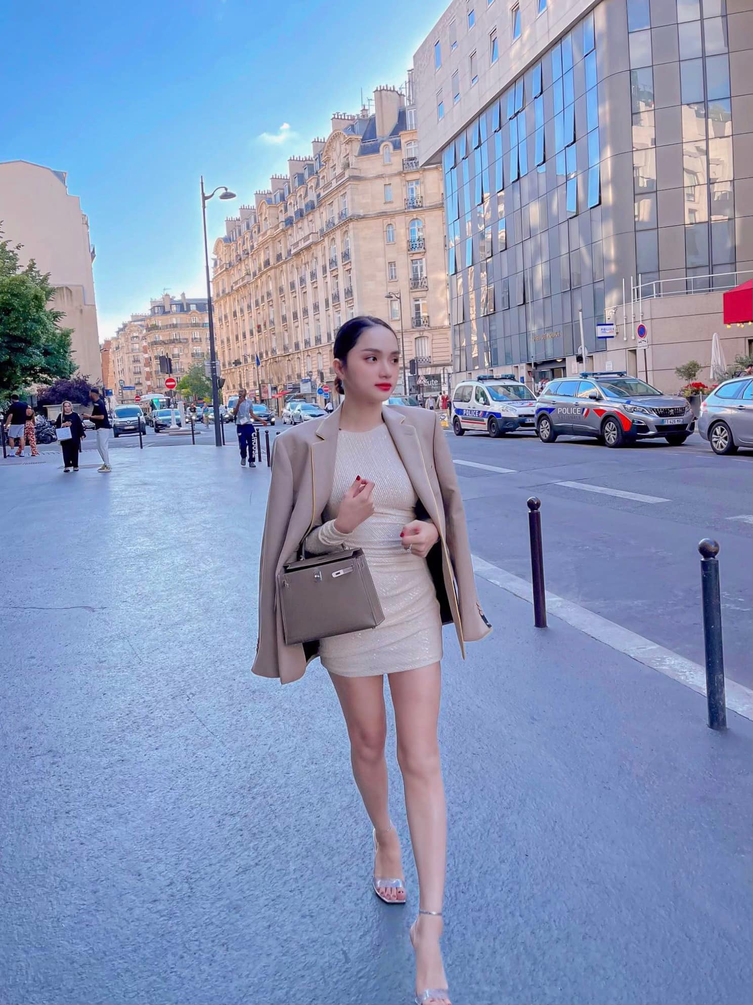 Hương Giang tham dự Cannes với tư cách khách mời kinh doanh, lo ngại bị truyền thông quốc tế ngó lơ - Ảnh 4