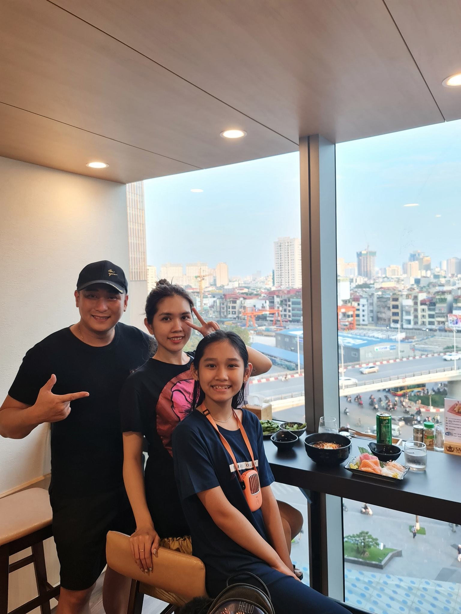 Minh Tiệp hiếm hoi khoe con gái xinh xắn, còn được ái nữ 10 tuổi đòi đi làm và nuôi bố mẹ - Ảnh 3