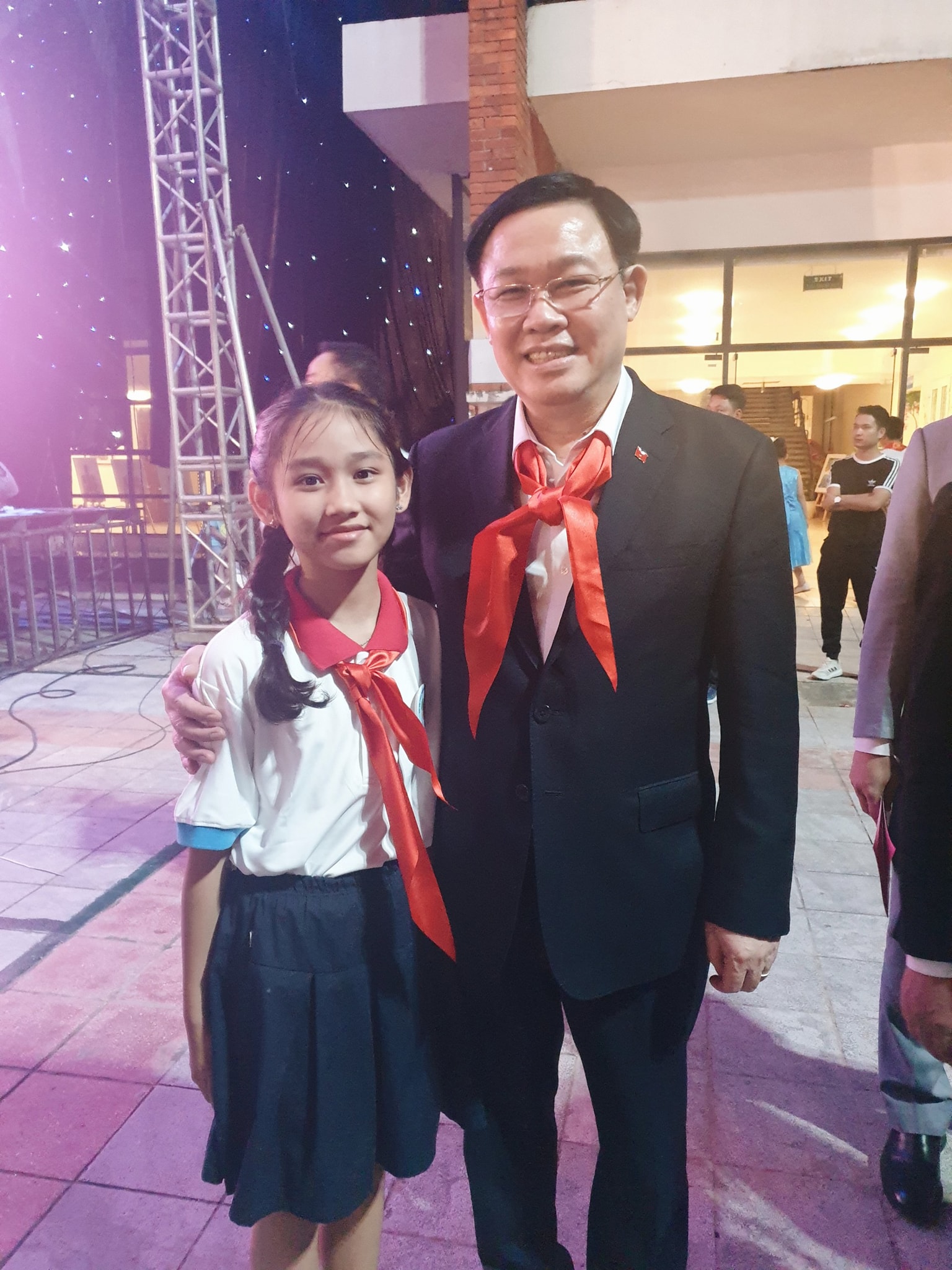 Minh Tiệp hiếm hoi khoe con gái xinh xắn, còn được ái nữ 10 tuổi đòi đi làm và nuôi bố mẹ - Ảnh 6