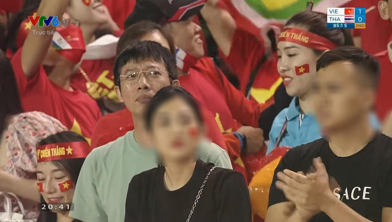 Vụ trai Việt đưa bồ đi xem bóng đá và bị vợ thấy qua tivi bất ngờ lên sóng truyền hình Hàn Quốc - Ảnh 7