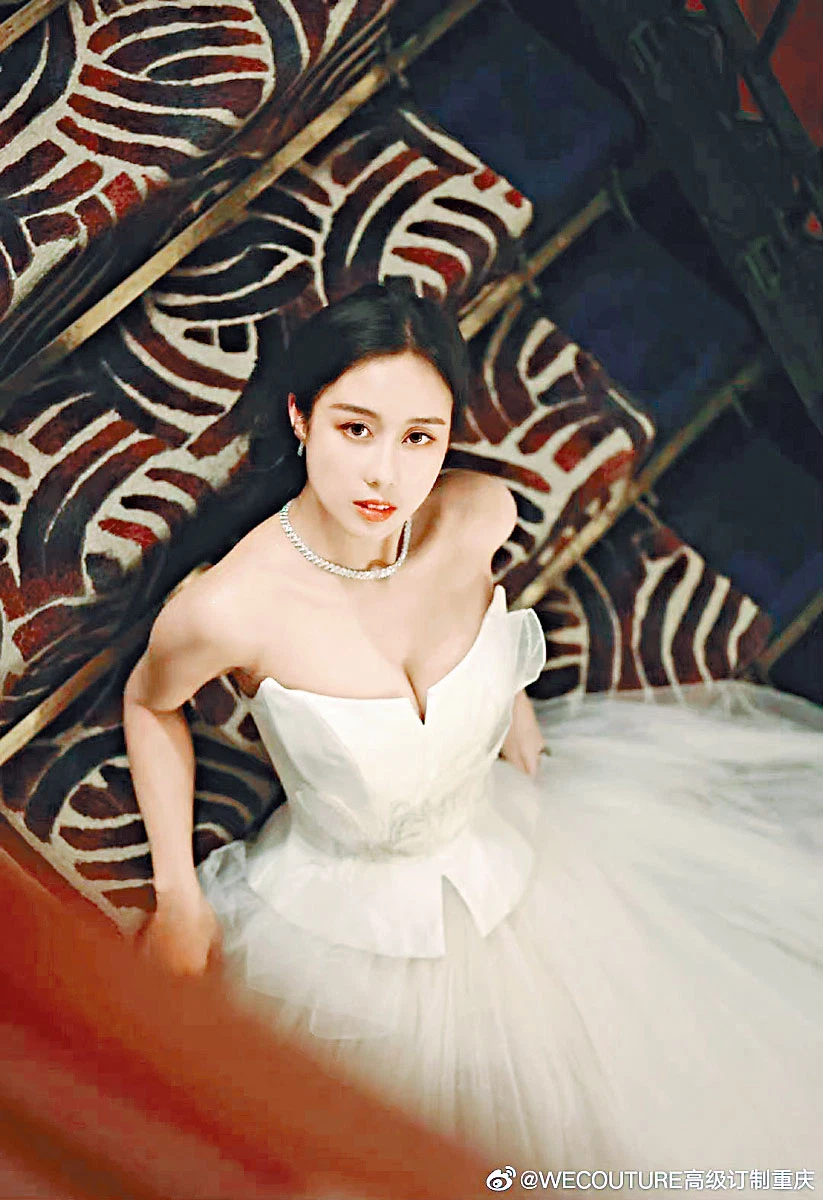 Ái nữ trùm sòng bạc Macau Hà Hồng Sân: Rich kid 