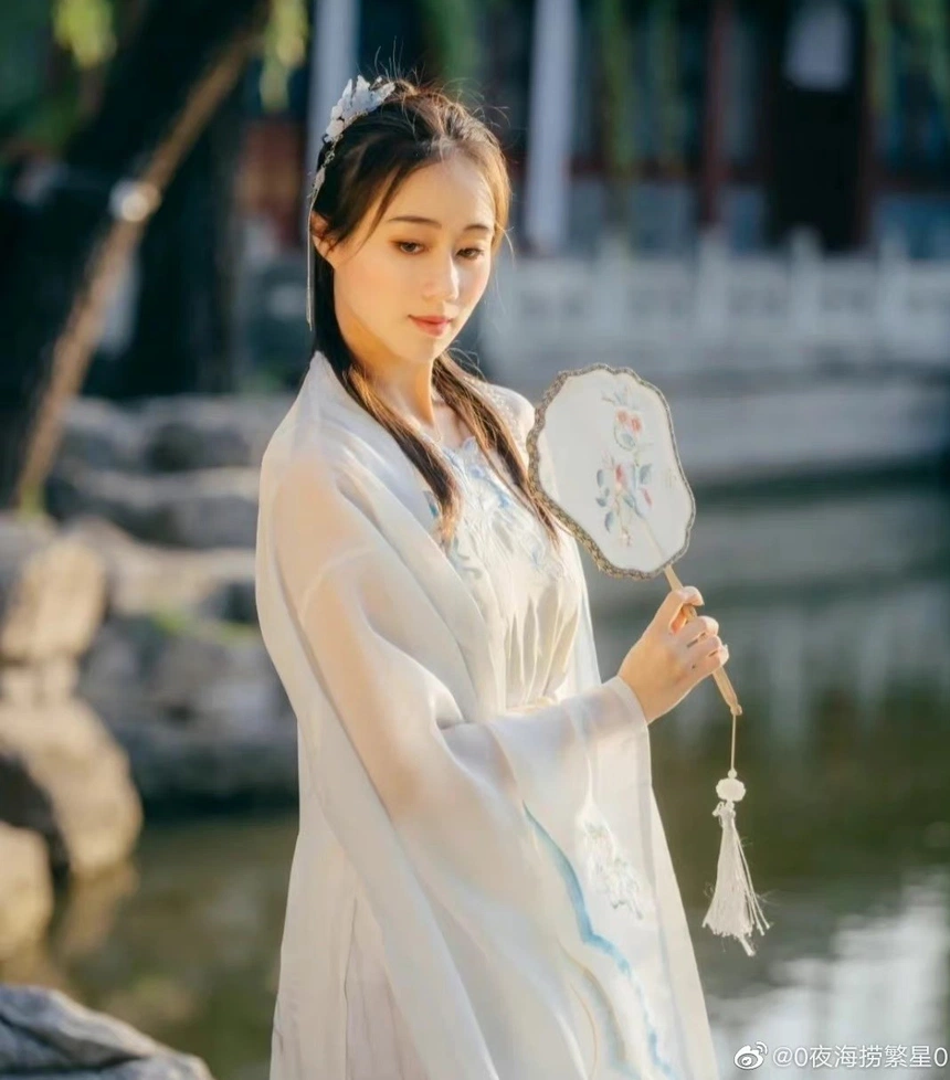 Ái nữ trùm sòng bạc Macau Hà Hồng Sân: Rich kid 