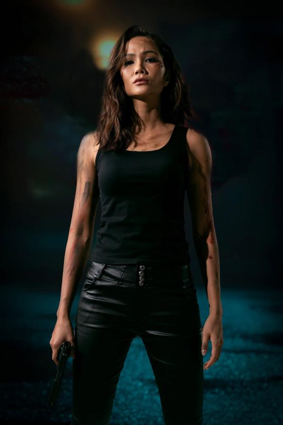 H'Hen Niê là ai? Từ cô gái Ê đê trở thành Hoa hậu đầu tiên đưa Việt Nam vào top 5 Miss Universe - Ảnh 1