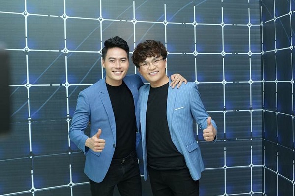 Hành trình thân thiết đến mức bị nghi 