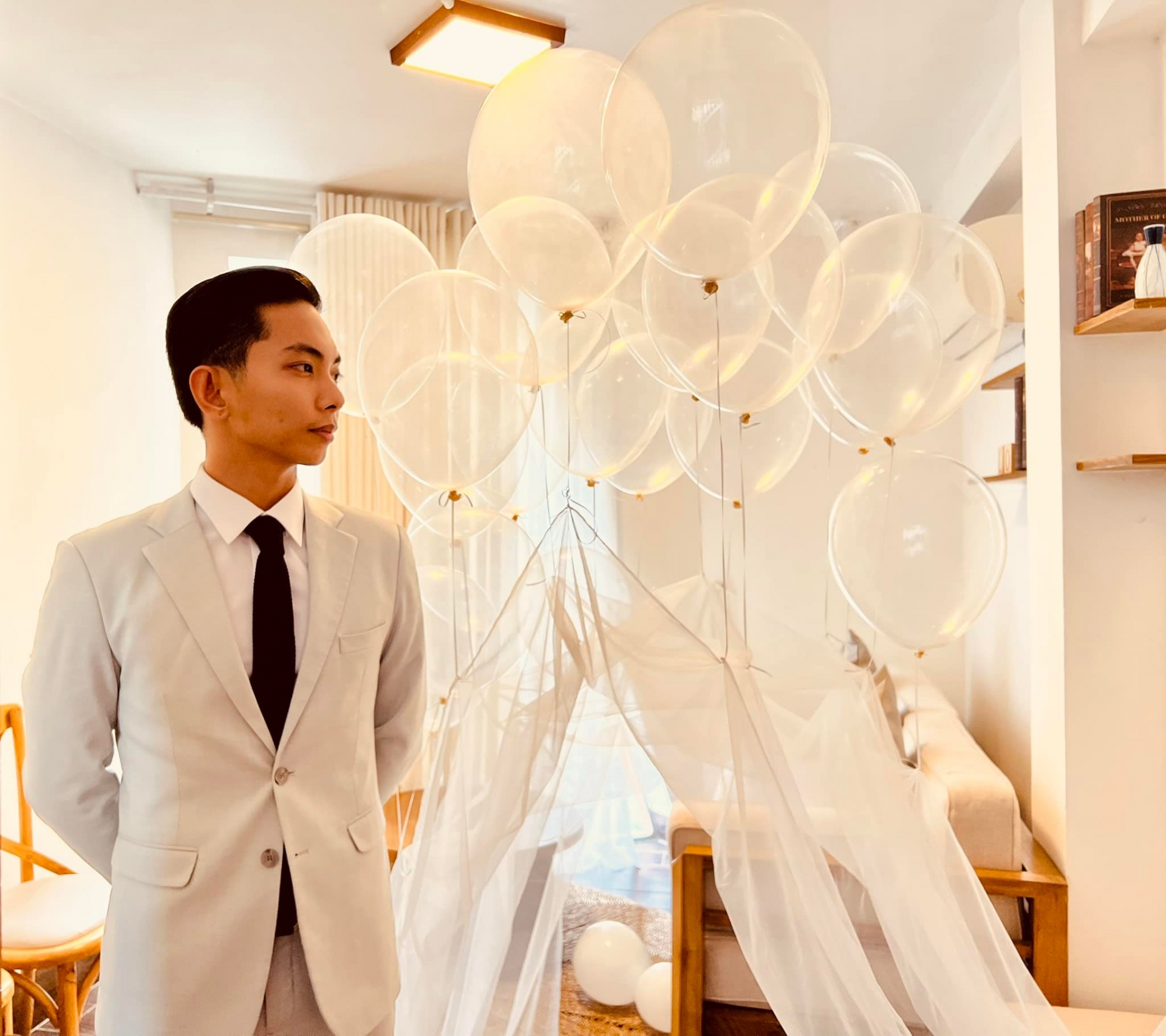 Phan Hiển bất ngờ tung ảnh 