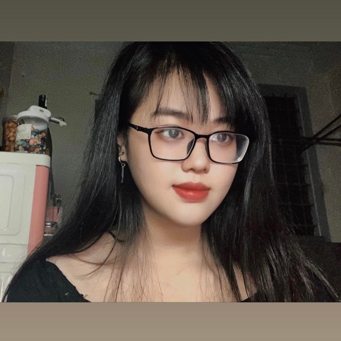 Chân dung nữ sinh 20 tuổi đạt điểm tuyệt đối IELTS 9.0: Hot girl Nghệ An có sở thích nuôi bò sát - Ảnh 1