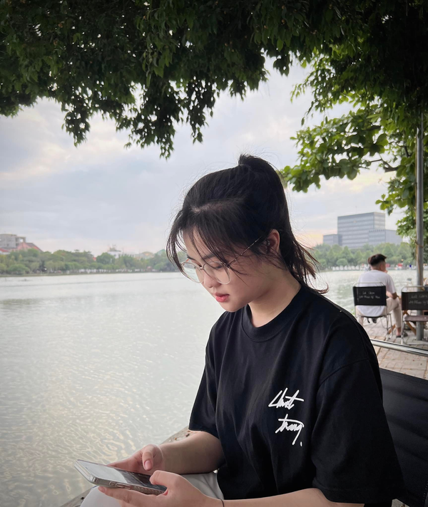 Chân dung nữ sinh 20 tuổi đạt điểm tuyệt đối IELTS 9.0: Hot girl Nghệ An có sở thích nuôi bò sát - Ảnh 4