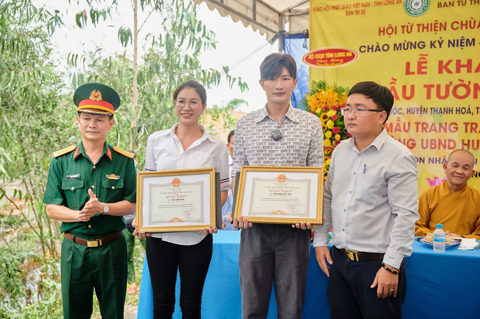 Hậu lùm xùm từ thiện, Trang Khàn xây cầu hơn 3,5 tỷ cho người dân Long An - Ảnh 5