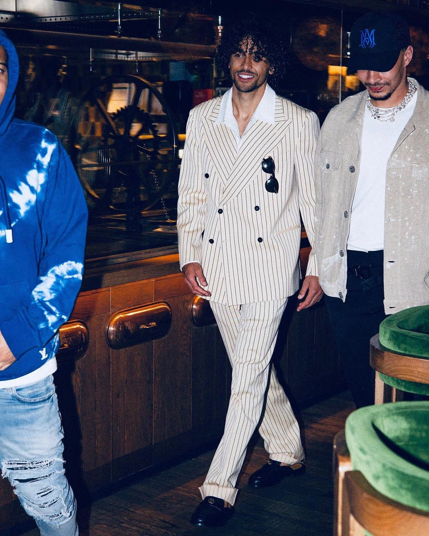 Tiền đạo Anh Dominic Calvert-Lewin: Tỏa sáng trên sân cỏ, sành điệu ở đời thường - Ảnh 1