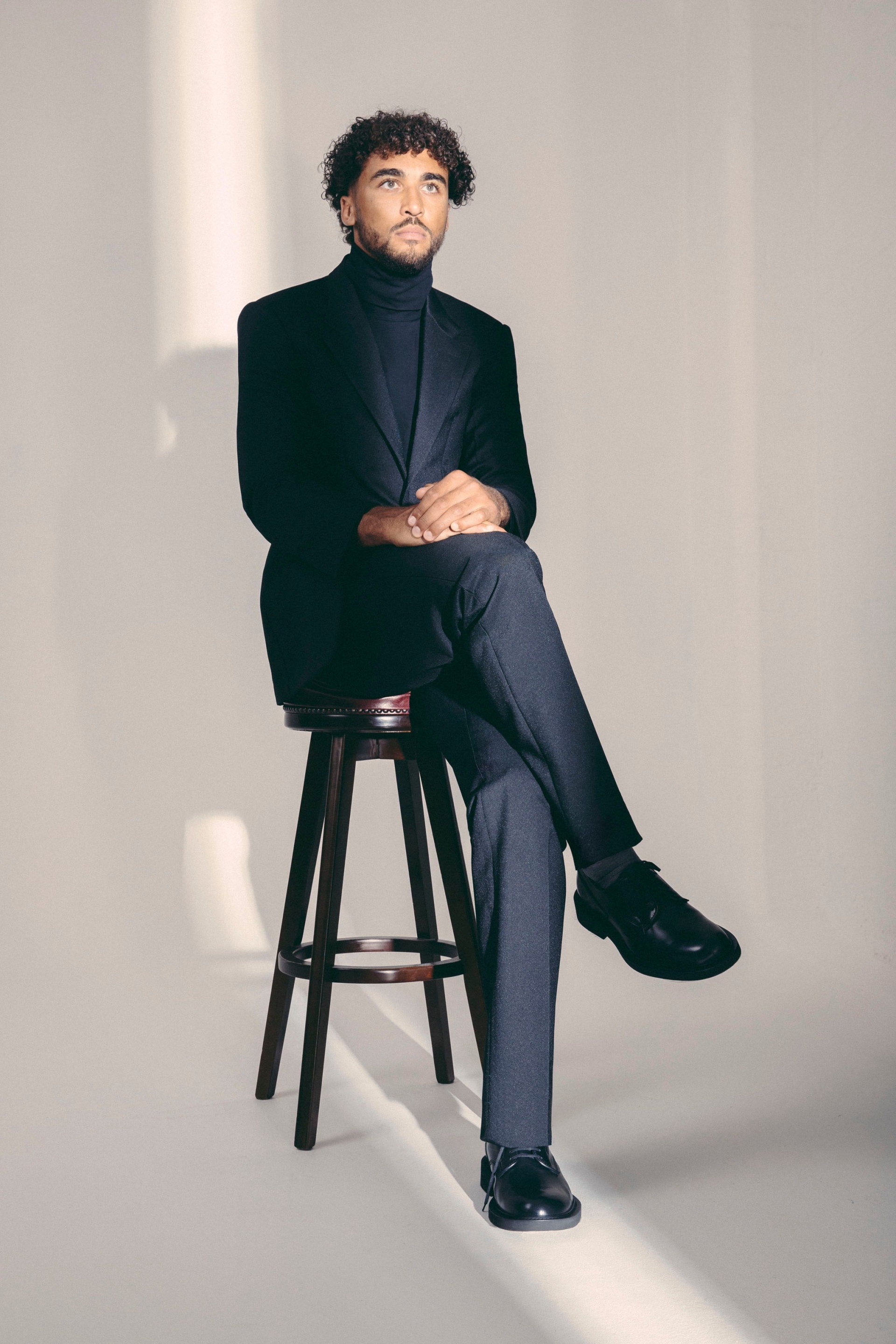 Tiền đạo Anh Dominic Calvert-Lewin: Tỏa sáng trên sân cỏ, sành điệu ở đời thường - Ảnh 4