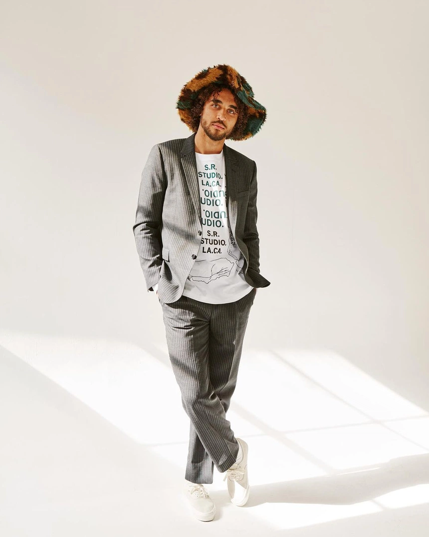 Tiền đạo Anh Dominic Calvert-Lewin: Tỏa sáng trên sân cỏ, sành điệu ở đời thường - Ảnh 1