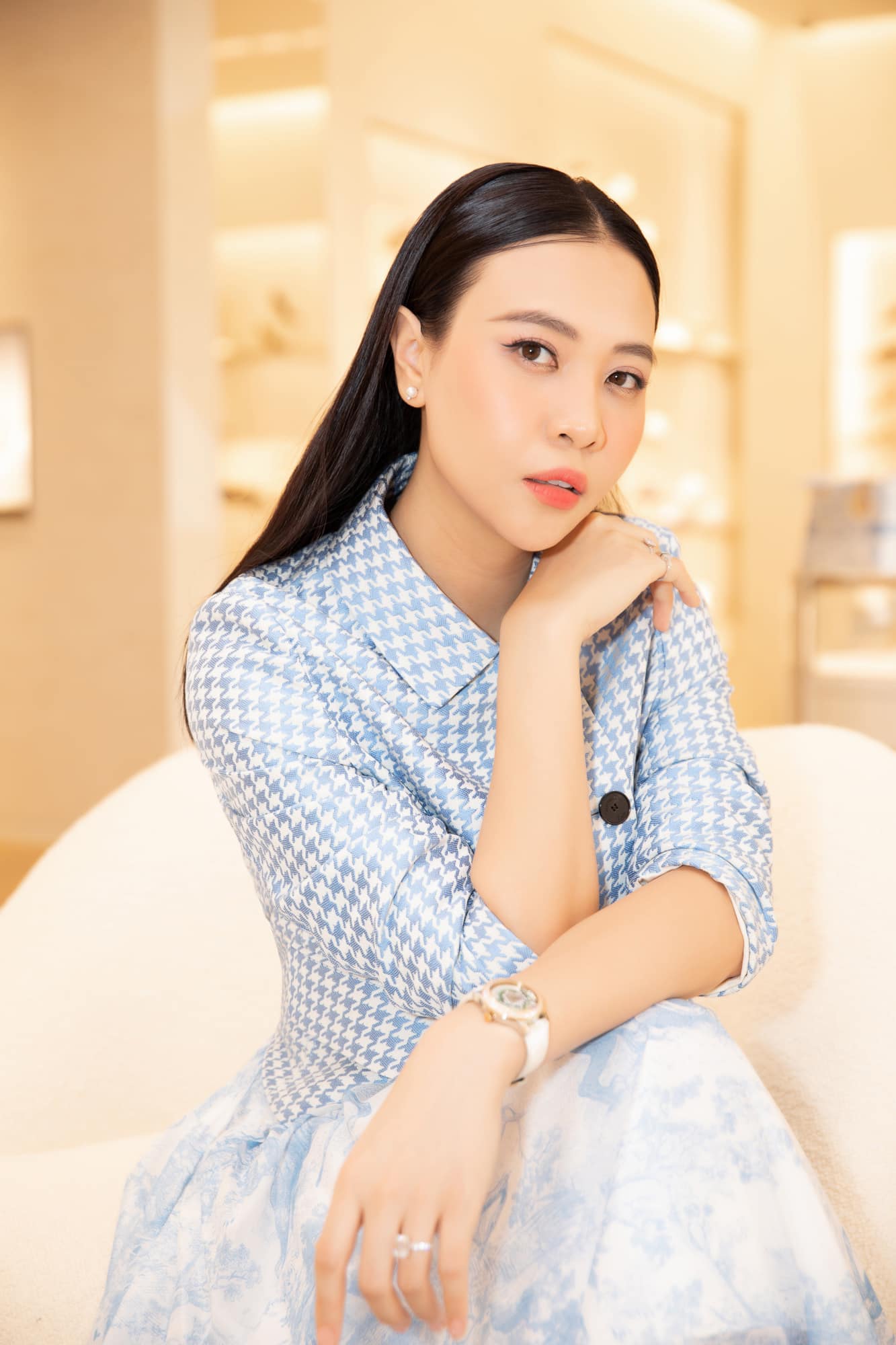 Đàm Thu Trang là ai? Cựu người mẫu gốc Tày có hôn nhân viên mãn với Cường Đô La - Ảnh 9