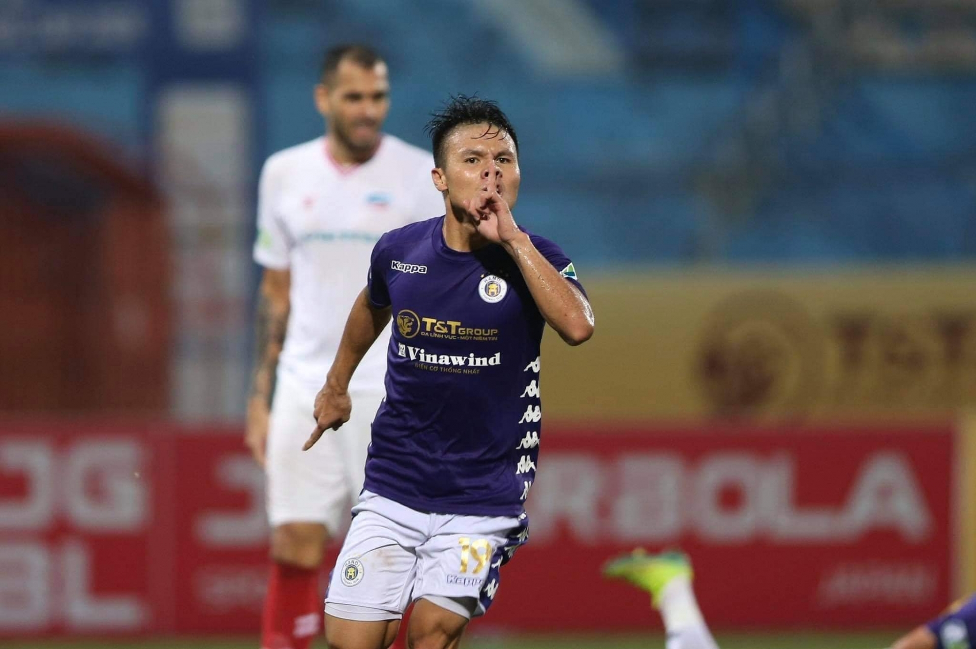 Quang Hải là ai? Cầu thủ 9x tài năng của làng bóng đá Việt, sở hữu danh sách bạn gái toàn hot girl - Ảnh 3