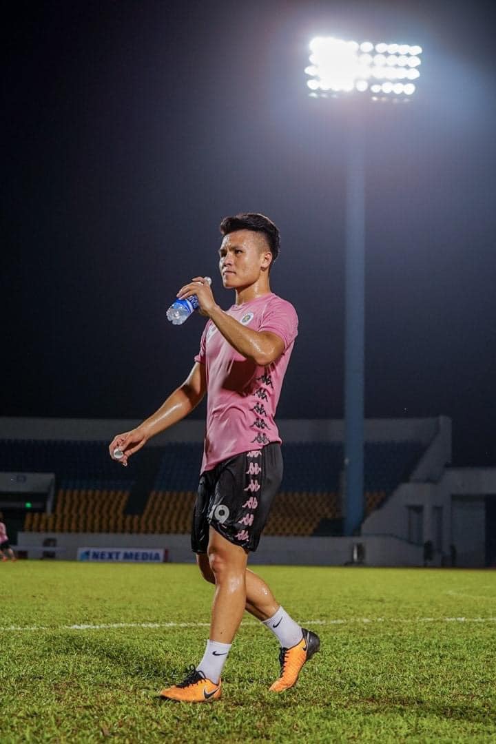 Quang Hải là ai? Cầu thủ 9x tài năng của làng bóng đá Việt, sở hữu danh sách bạn gái toàn hot girl - Ảnh 4