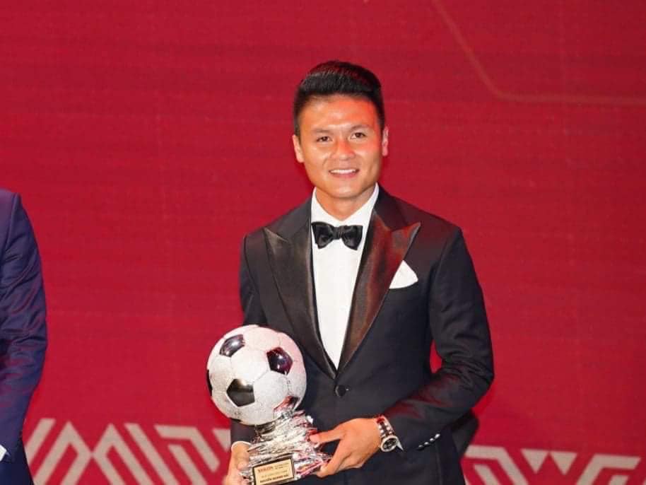 Quang Hải là ai? Cầu thủ 9x tài năng của làng bóng đá Việt, sở hữu danh sách bạn gái toàn hot girl - Ảnh 5