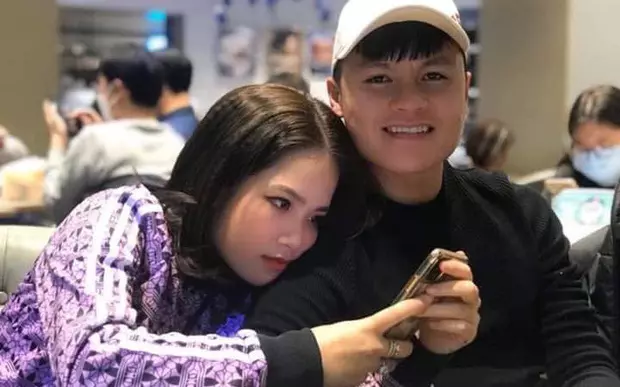 Quang Hải là ai? Cầu thủ 9x tài năng của làng bóng đá Việt, sở hữu danh sách bạn gái toàn hot girl - Ảnh 1