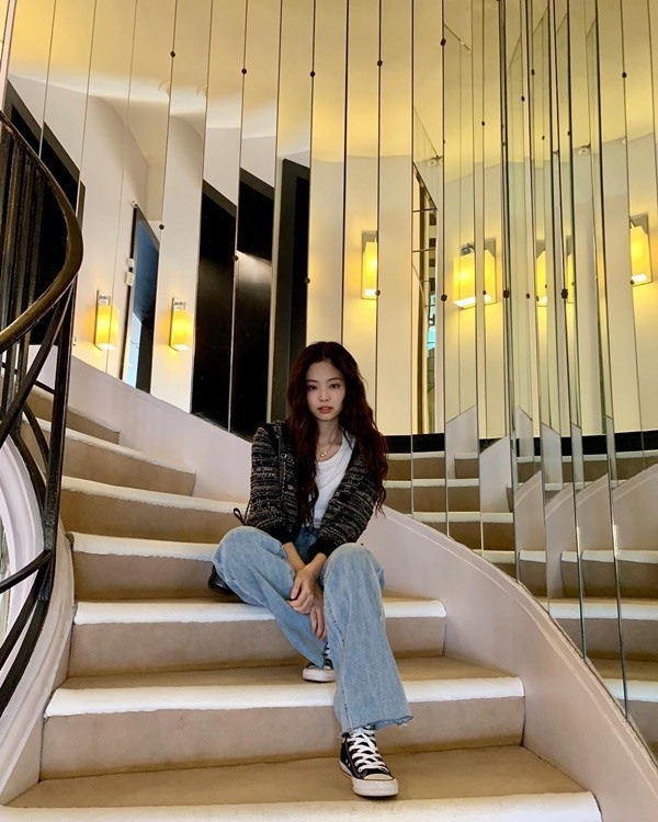 Jennie (BlackPink) hiếm hoi để lộ căn penthouse hạng sang giá hàng trăm tỷ đồng - Ảnh 4