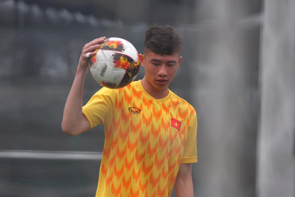 Quan Văn Chuẩn là ai? Thủ môn 1m81 giúp đội tuyển Việt cầm hòa Hàn Quốc tại VCK U23 châu Á - Ảnh 1