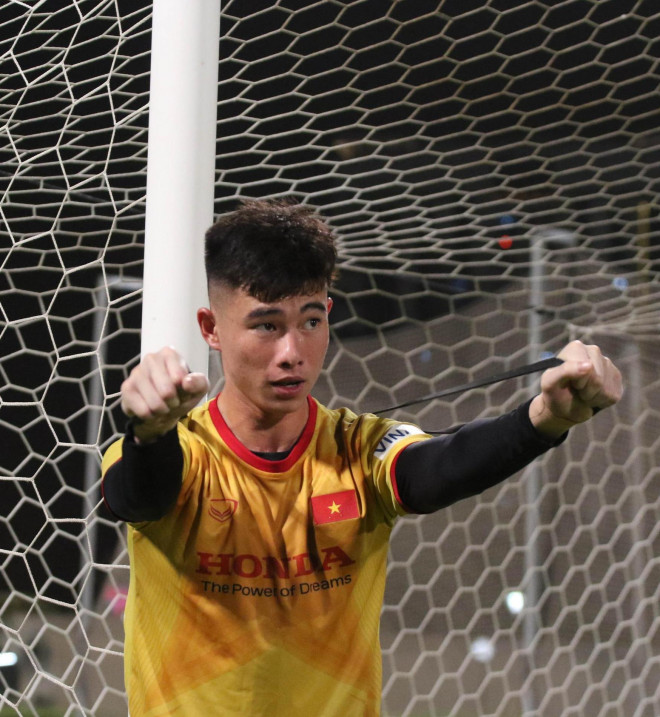 Quan Văn Chuẩn là ai? Thủ môn 1m81 giúp đội tuyển Việt cầm hòa Hàn Quốc tại VCK U23 châu Á - Ảnh 10