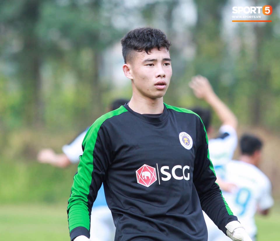 Quan Văn Chuẩn là ai? Thủ môn 1m81 giúp đội tuyển Việt cầm hòa Hàn Quốc tại VCK U23 châu Á - Ảnh 2