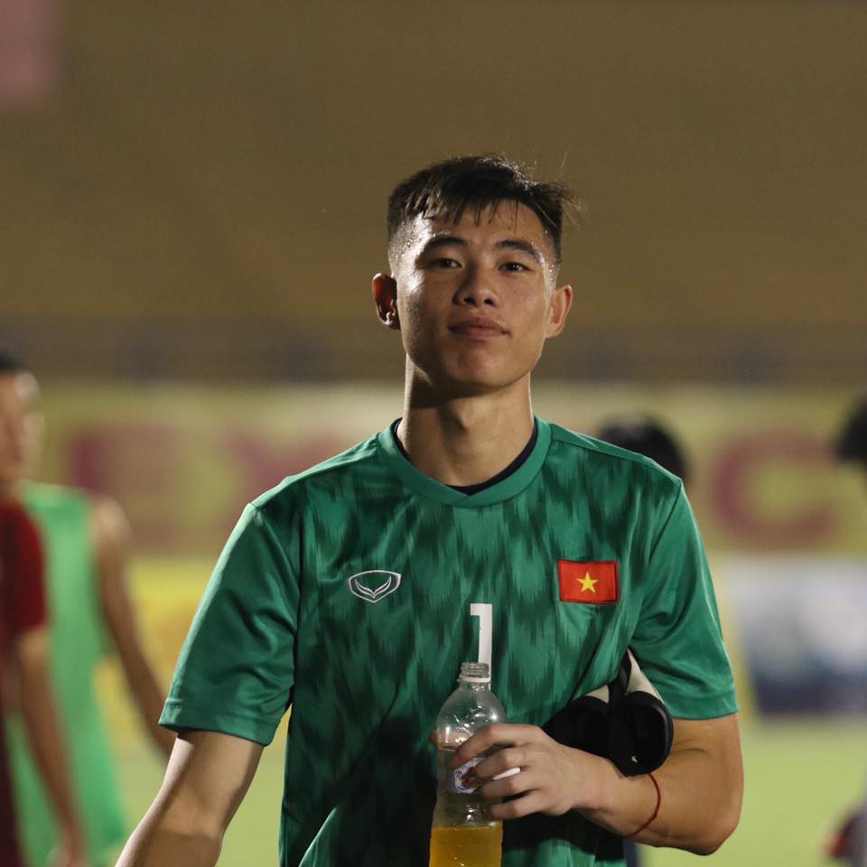 Quan Văn Chuẩn là ai? Thủ môn 1m81 giúp đội tuyển Việt cầm hòa Hàn Quốc tại VCK U23 châu Á - Ảnh 3