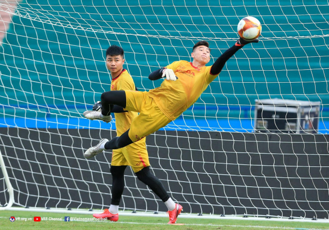 Quan Văn Chuẩn là ai? Thủ môn 1m81 giúp đội tuyển Việt cầm hòa Hàn Quốc tại VCK U23 châu Á - Ảnh 9