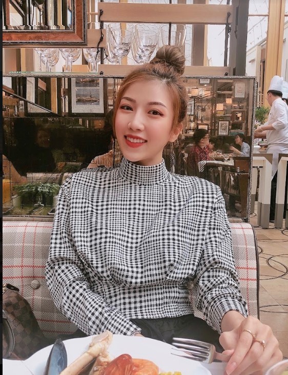 Cuộc sống của Trang Pháp sau 5 năm chia tay Dương Khắc Linh: Độc thân quyến rũ, du lịch sang chảnh - Ảnh 6