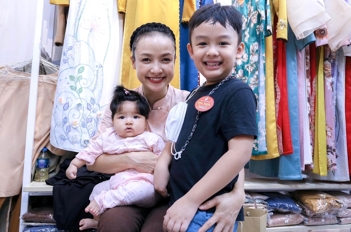 Lê Bê La khoe diện mạo con gái mới sinh với người chồng thứ 2 - Ảnh 2