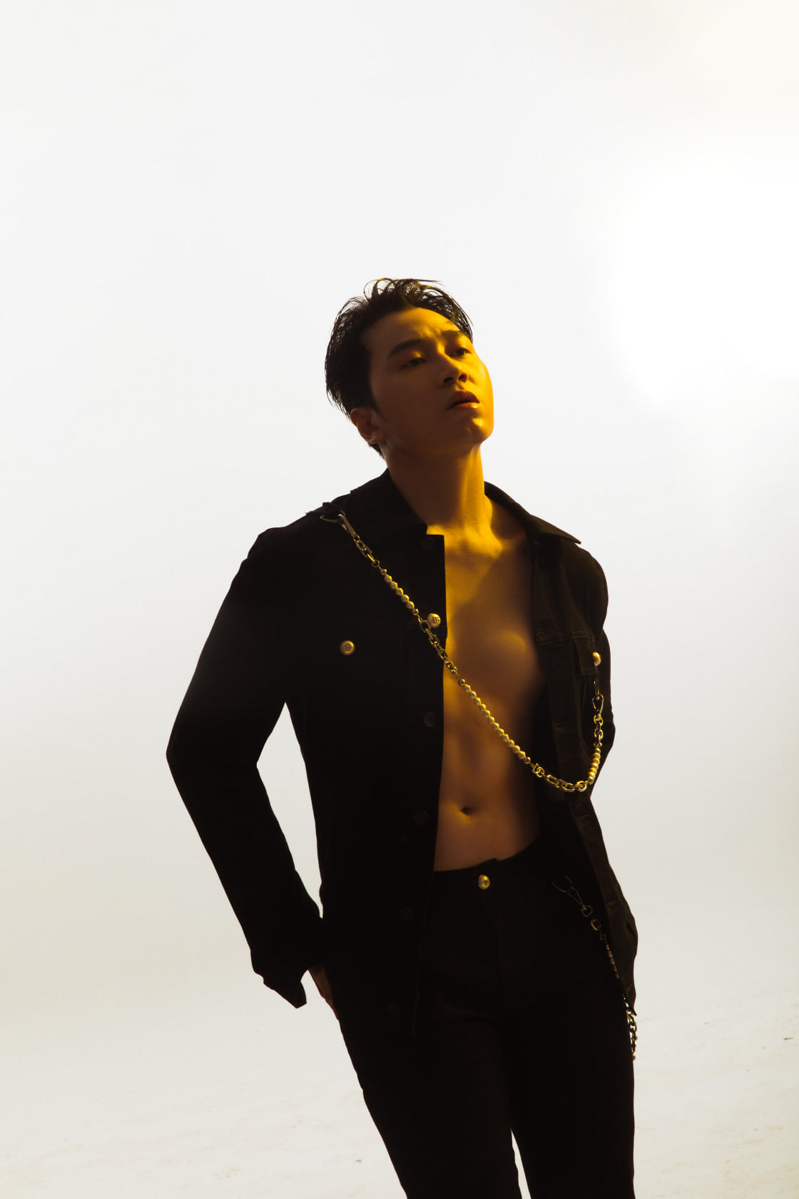 Karik là ai? Rapper tài năng của làng Underground, HLV Rap Việt, hẹn hò toàn hot girl - Ảnh 13